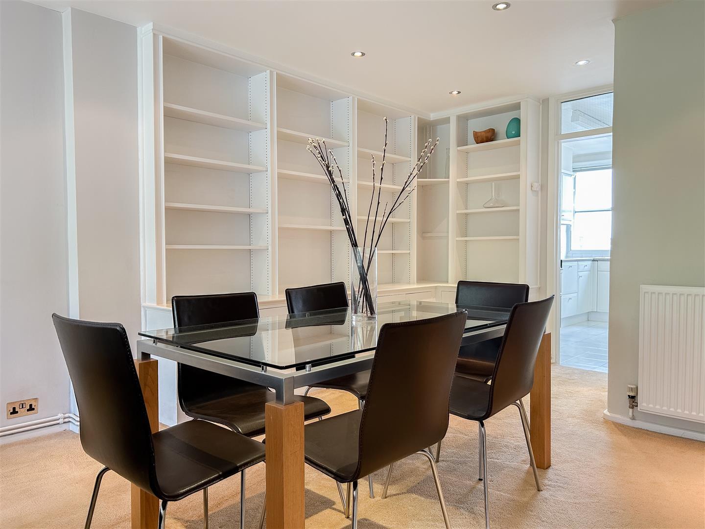Flat Kensington Park Road in Greater London