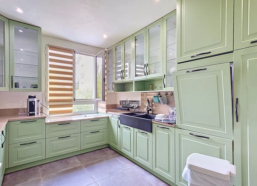 Flat Rue des Acquevilles in Suresnes