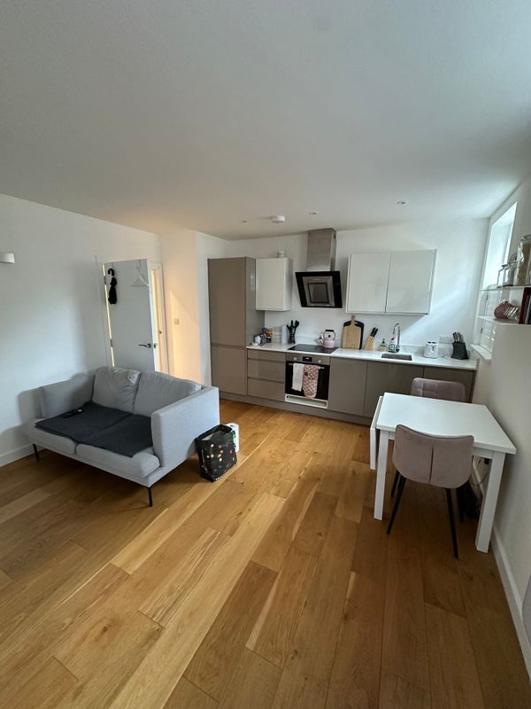 Flat Blackwood Street in Greater London