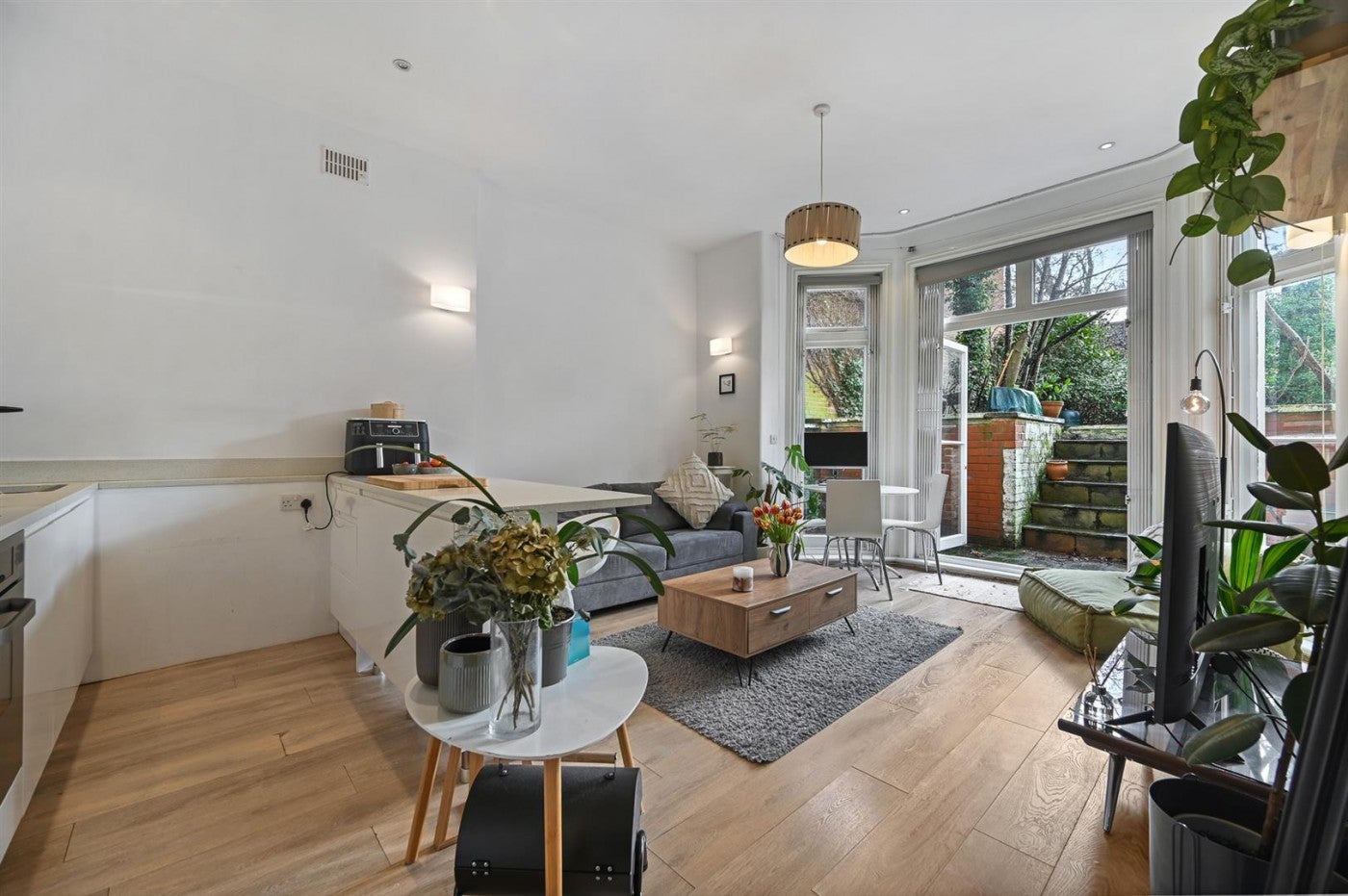 Flat Compayne Gardens in Greater London