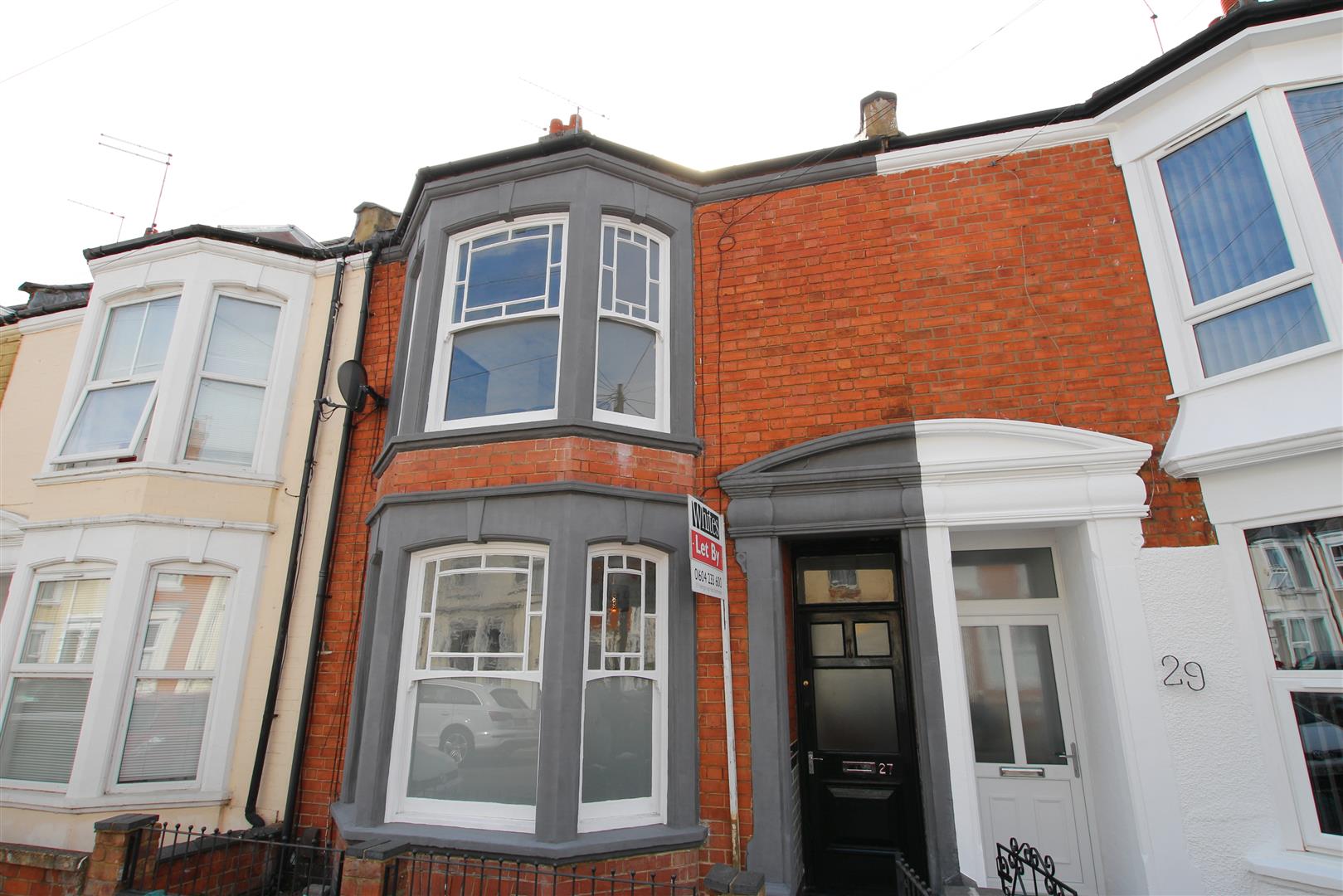 Room Lutterworth Road in Northampton