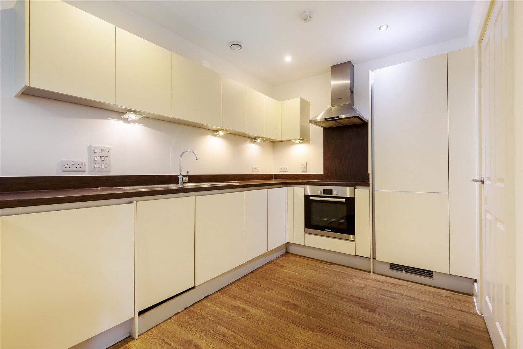 Flat Seven Sisters Road in Greater London