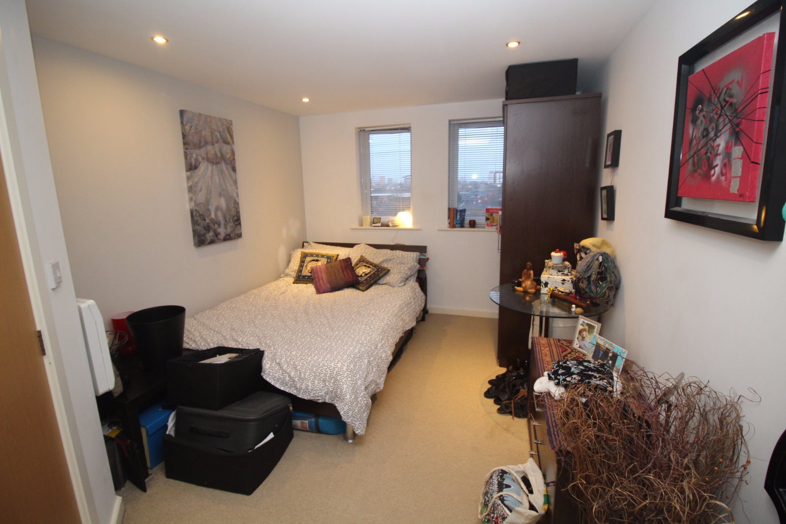 Flat Elmira Way in Salford