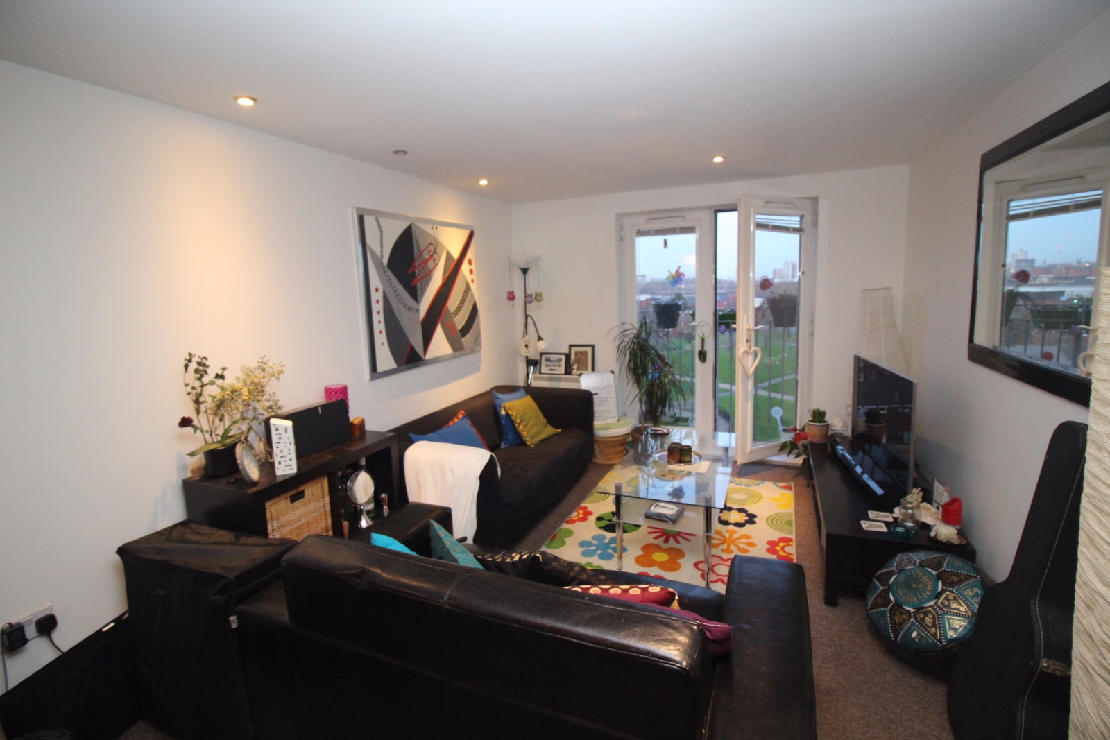 Flat Elmira Way in Salford