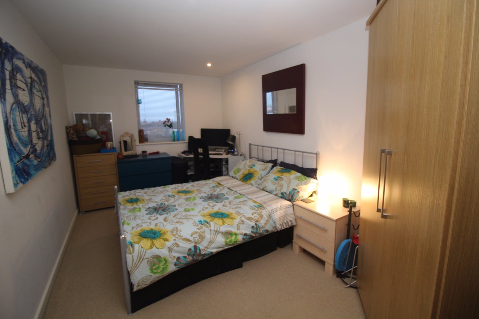 Flat Elmira Way in Salford
