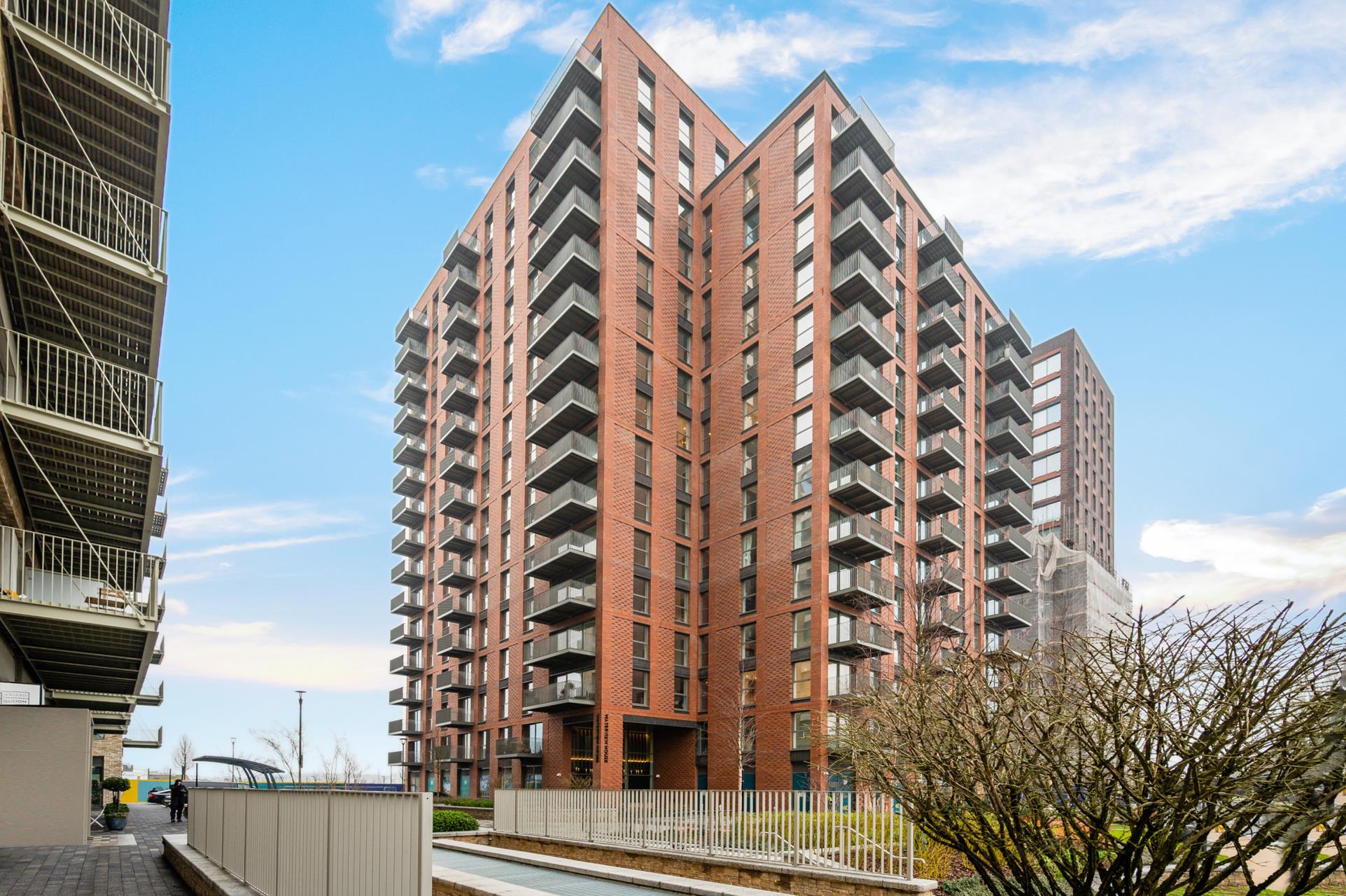 Flat Abbeydale Road in Greater London