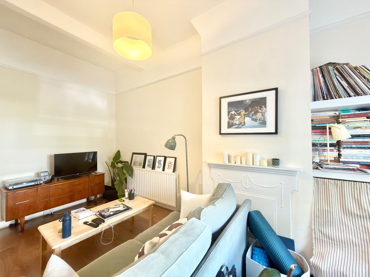 Flat Oakley Road in Greater London