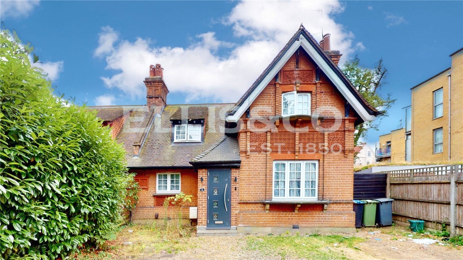 House Stanley Avenue in Greater London