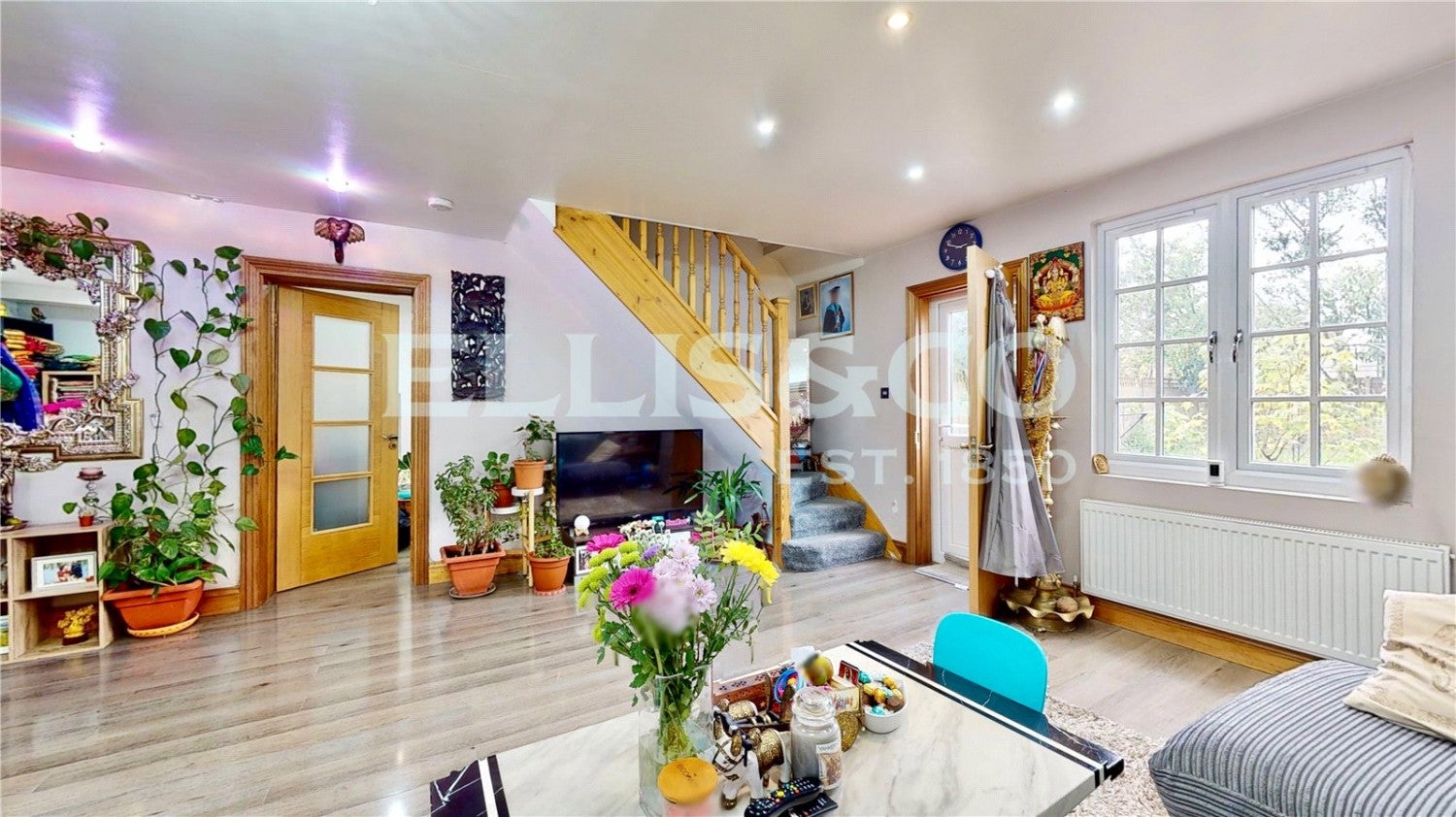 House Stanley Avenue in Greater London