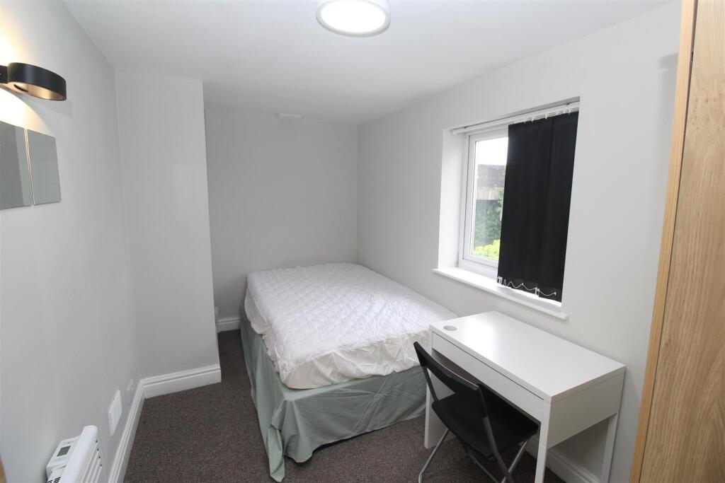 Room Rhymney Terrace in Cardiff
