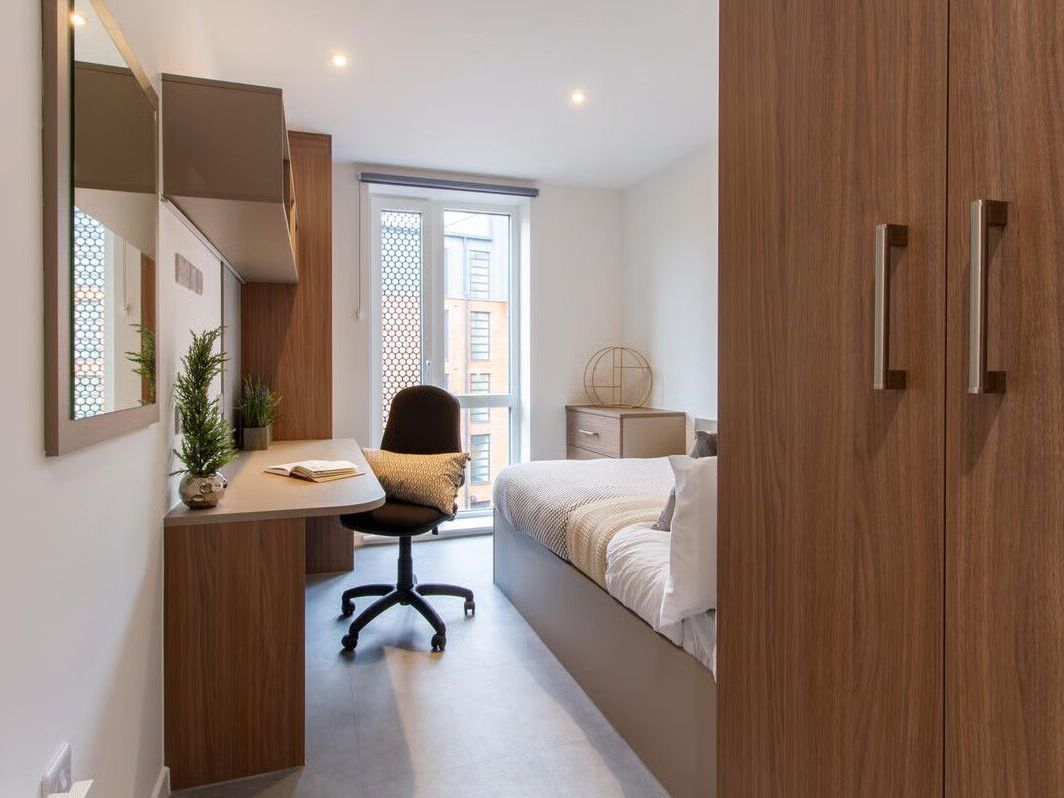 Room Dean Street in Bristol