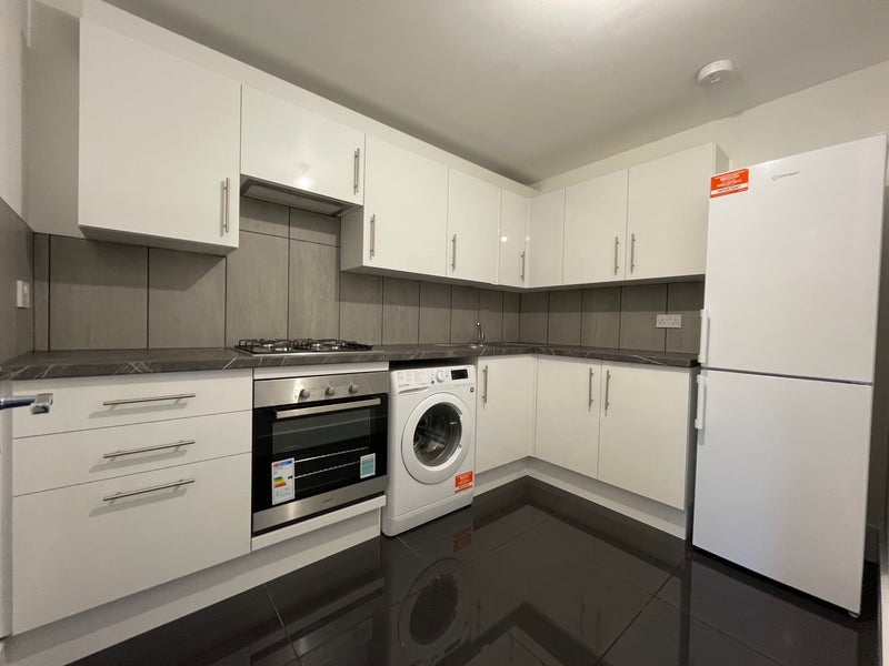 Room Station Road in Greater London