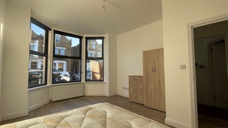 Room Station Road in Greater London