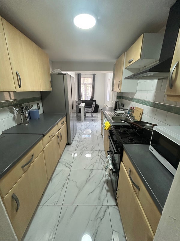 Room Grange Road in Greater London