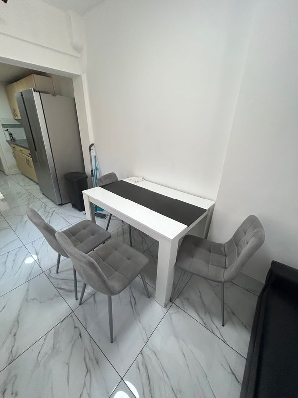 Room Grange Road in Greater London