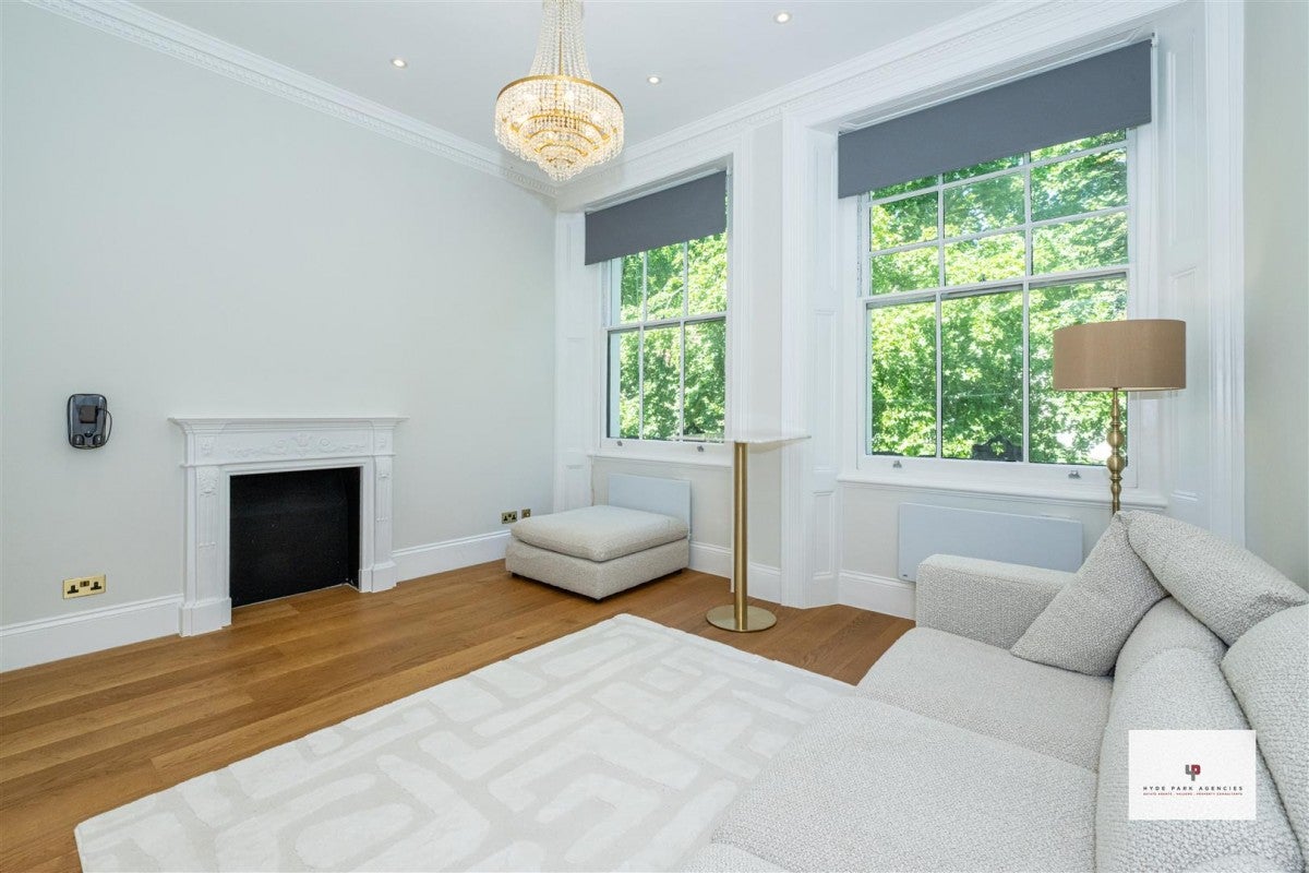 Flat Cleveland Square in City of Westminster