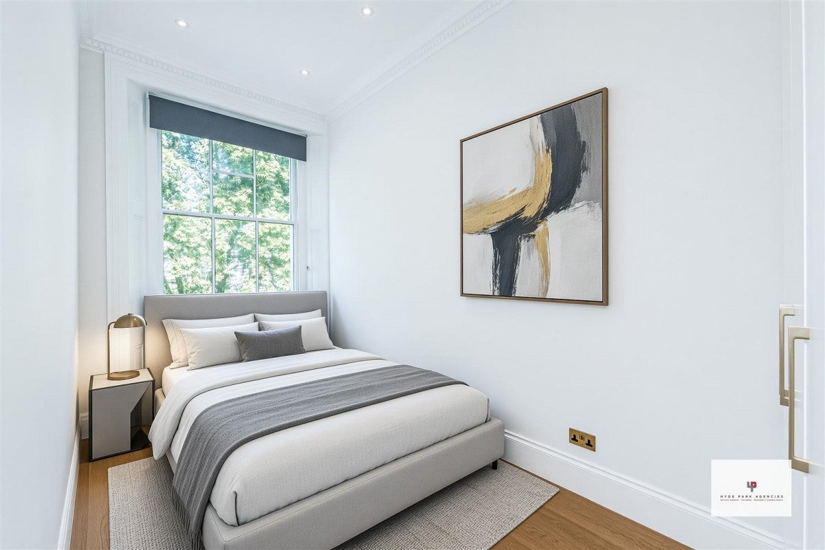 Flat Cleveland Square in City of Westminster