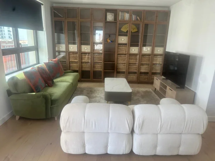 Flat Chandlers Avenue in Greater London