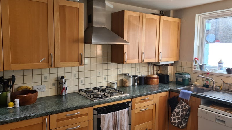 Room South Road in Greater London
