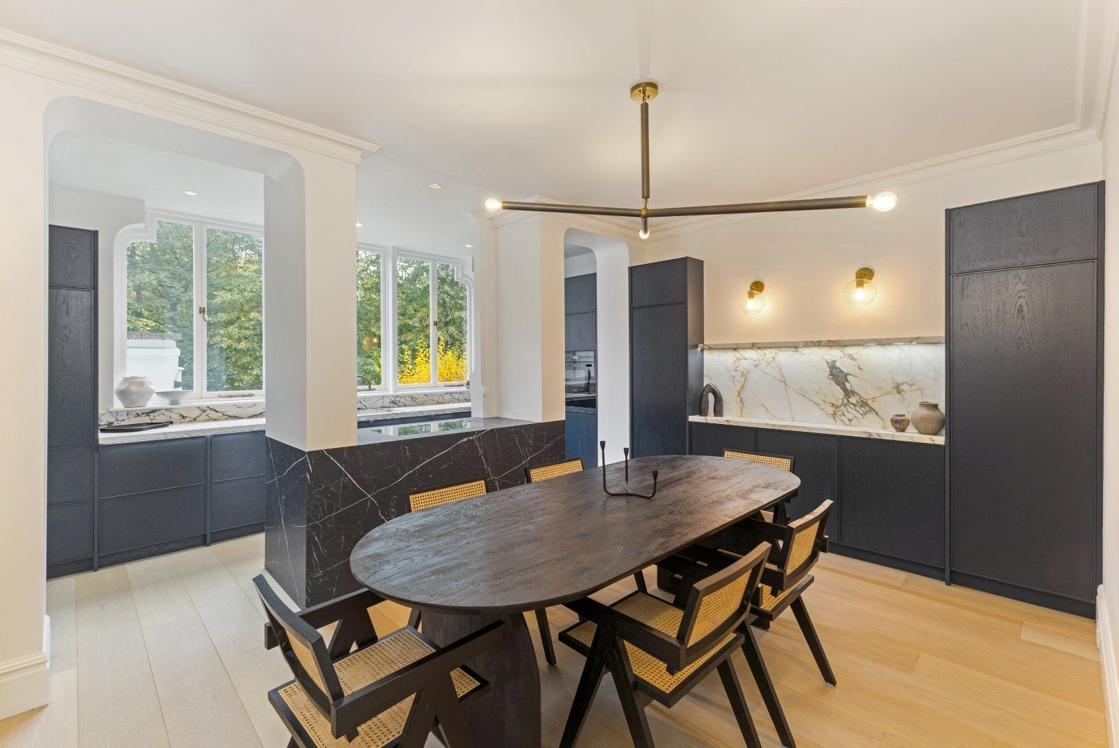 Flat Brompton Square in Greater London