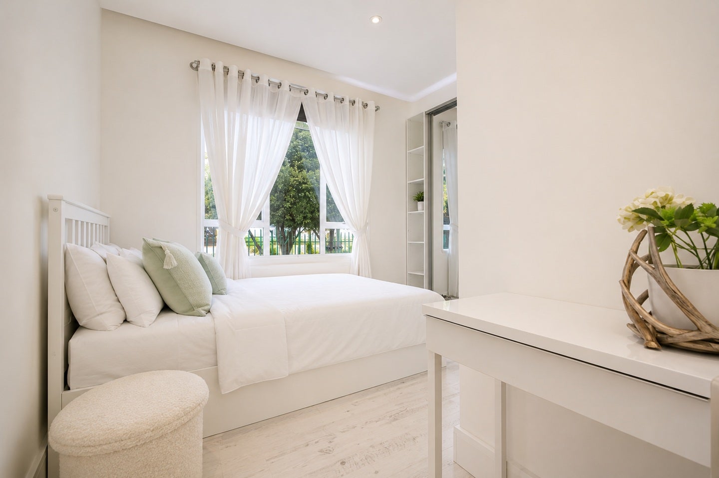 Room John Aird Court in City of Westminster