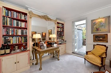 Flat Graham Terrace in City of Westminster