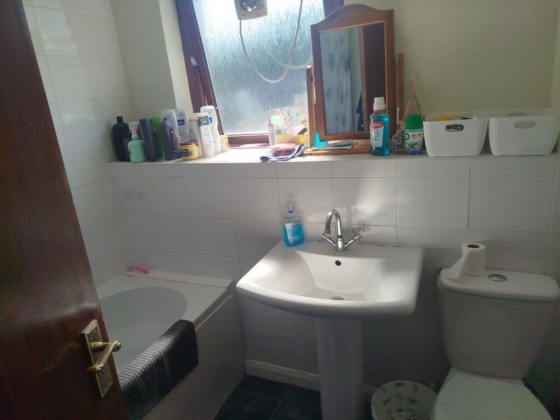 Room Broughton Road in City of Edinburgh