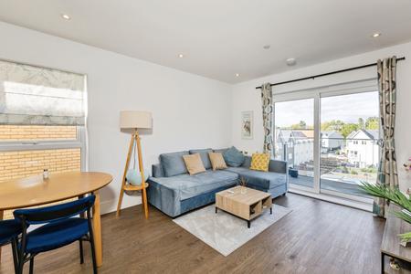 Flat Fairhaven Drive in Reading