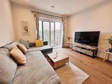 Flat Fairhaven Drive in Reading