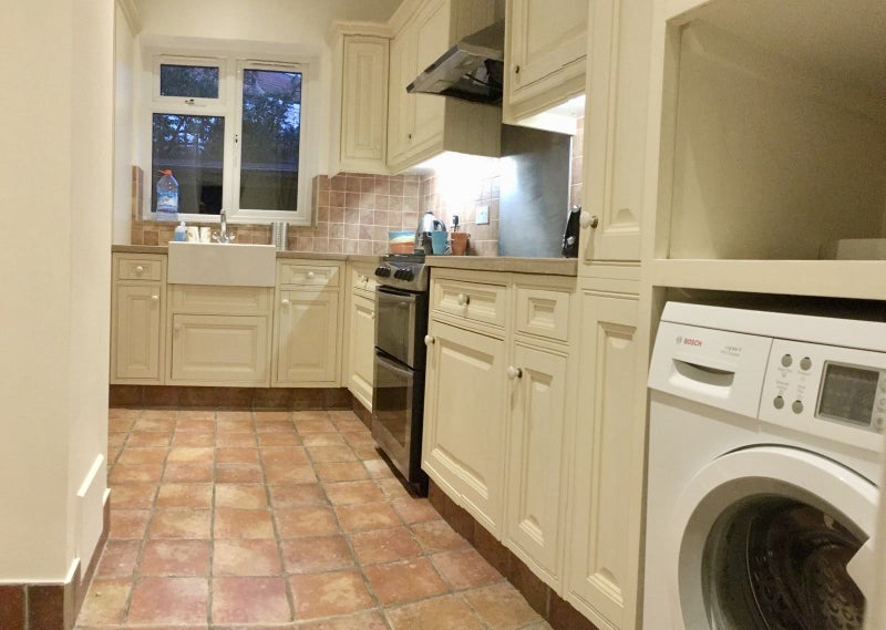 Room Radbourne Avenue in Greater London