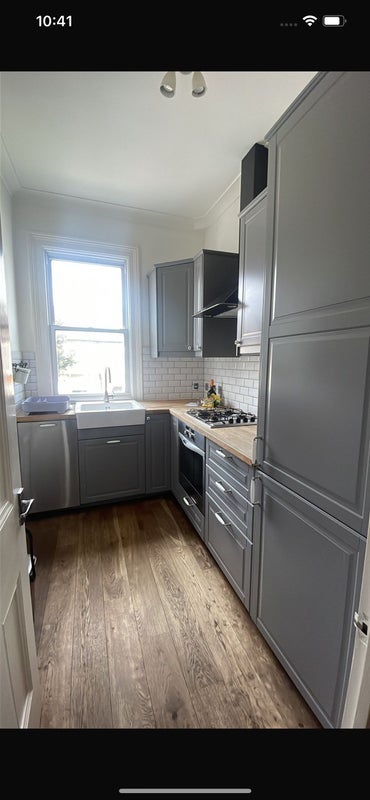 Room Carminia Road in Greater London