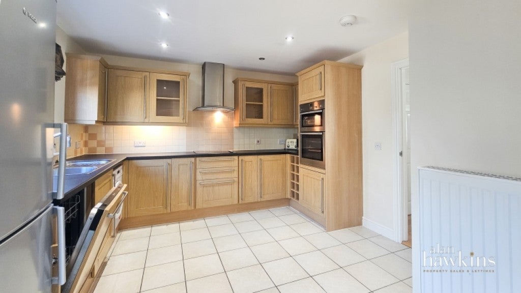 House Wiltshire Crescent in Royal Wootton Bassett