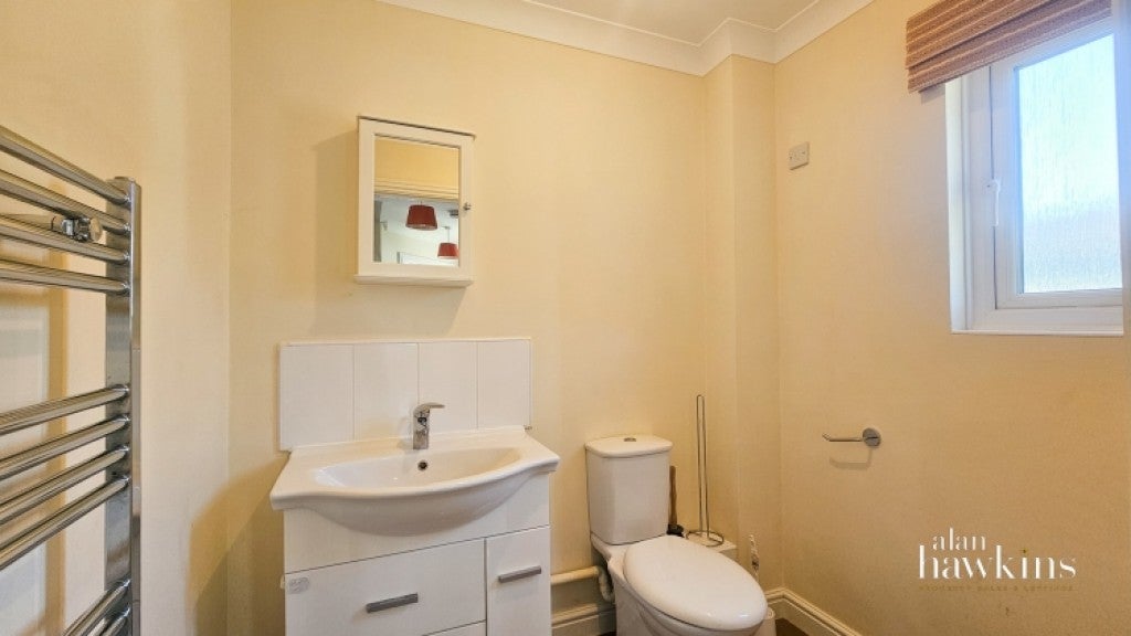 House Wiltshire Crescent in Royal Wootton Bassett