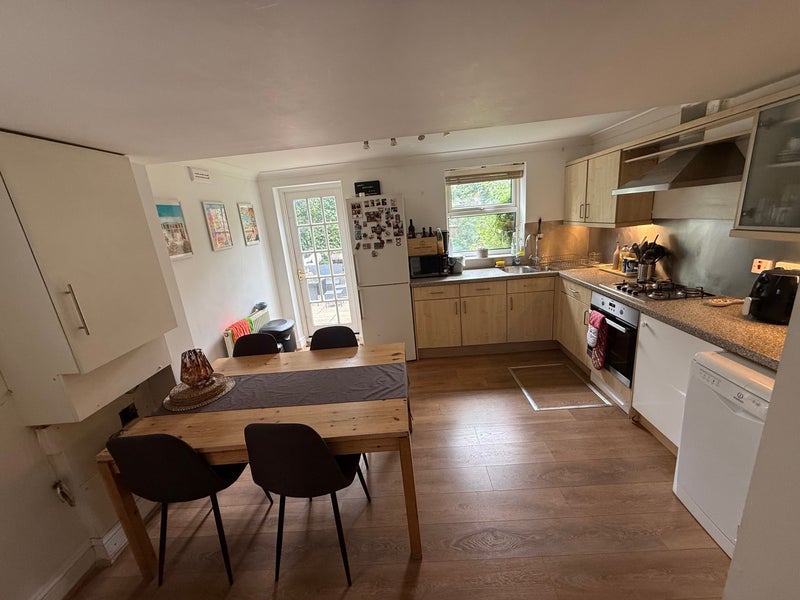 Room Cavendish Road in Greater London