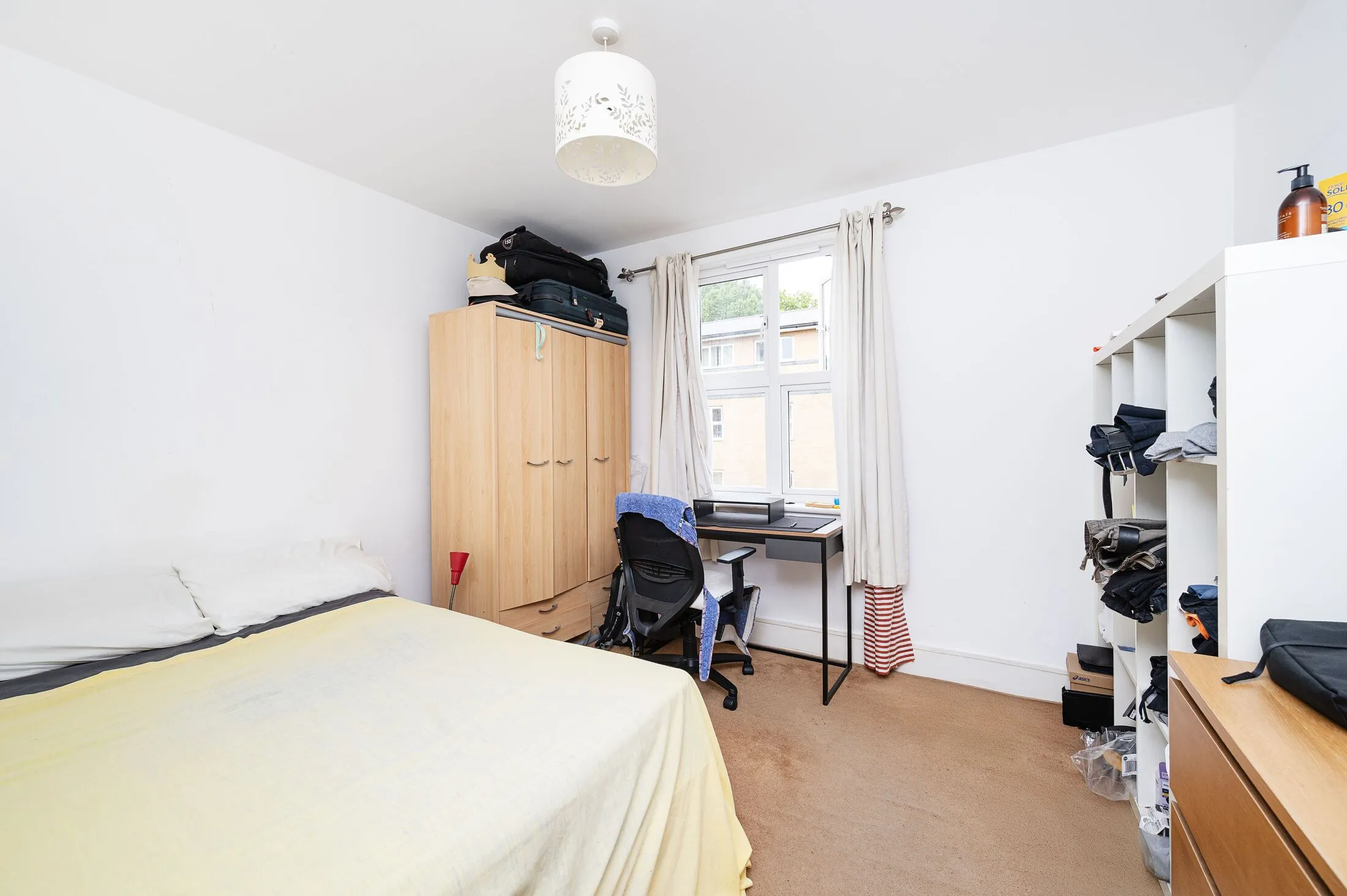 Flat Buckfast Street in Greater London