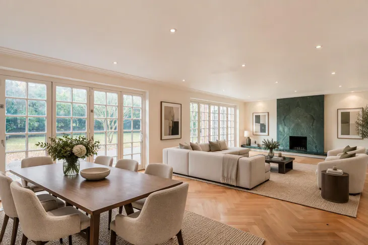 House Winnington Close in Greater London