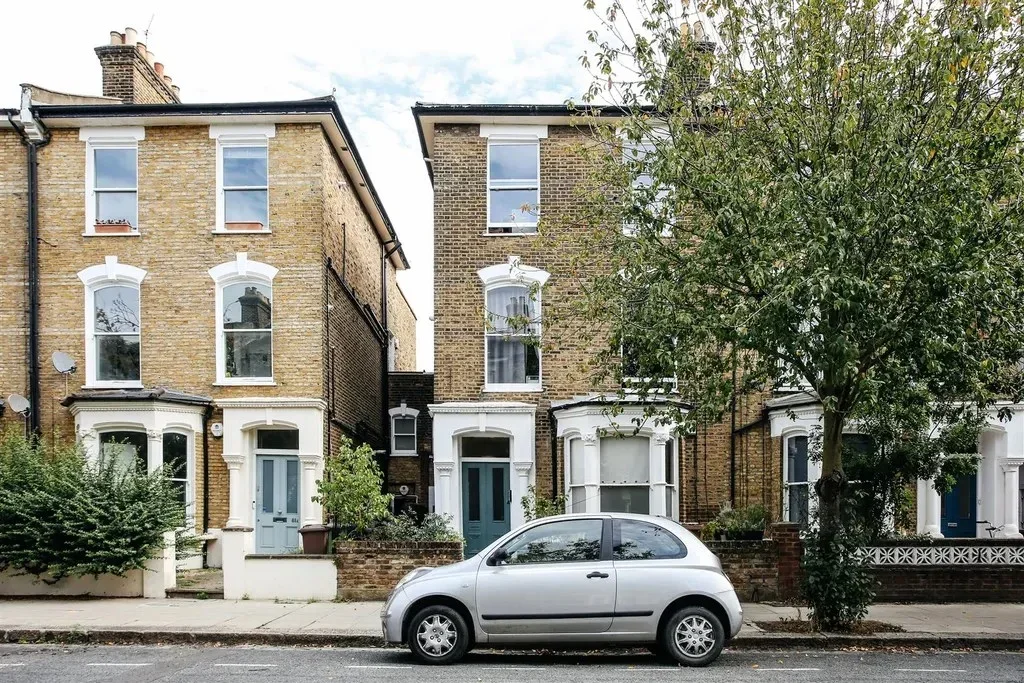 Flat Wilberforce Road in Greater London