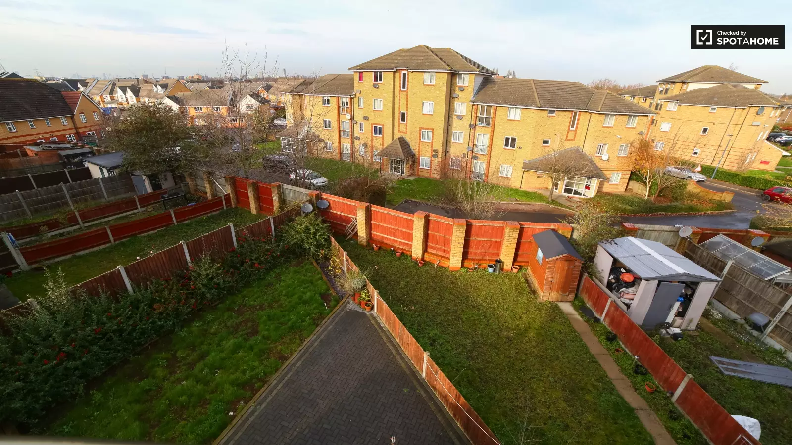 Flat Atlantis Close in Greater London
