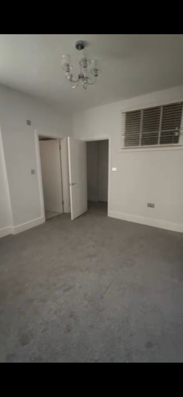Flat Lauderdale Road in City of Westminster