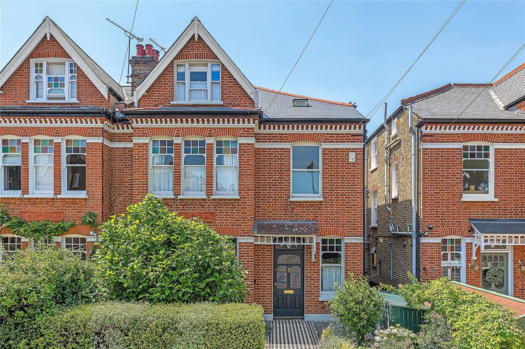 House Bushnell Road in Greater London