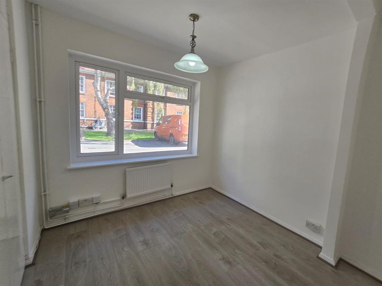 Flat Sawley Road in Greater London