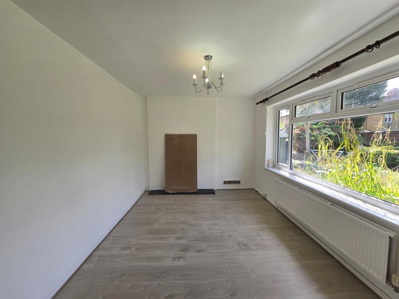 Flat Sawley Road in Greater London