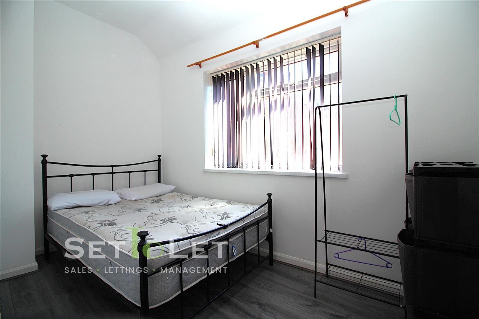 Flat Crafton Street West in Leicester