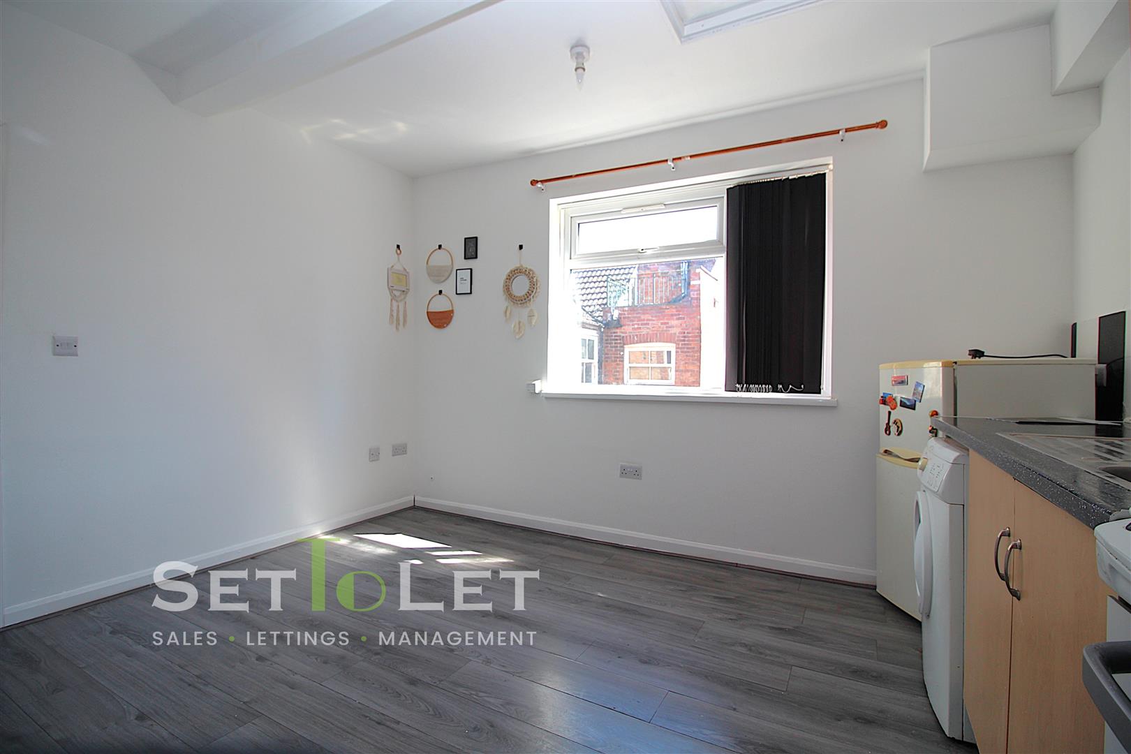 Flat Crafton Street West in Leicester