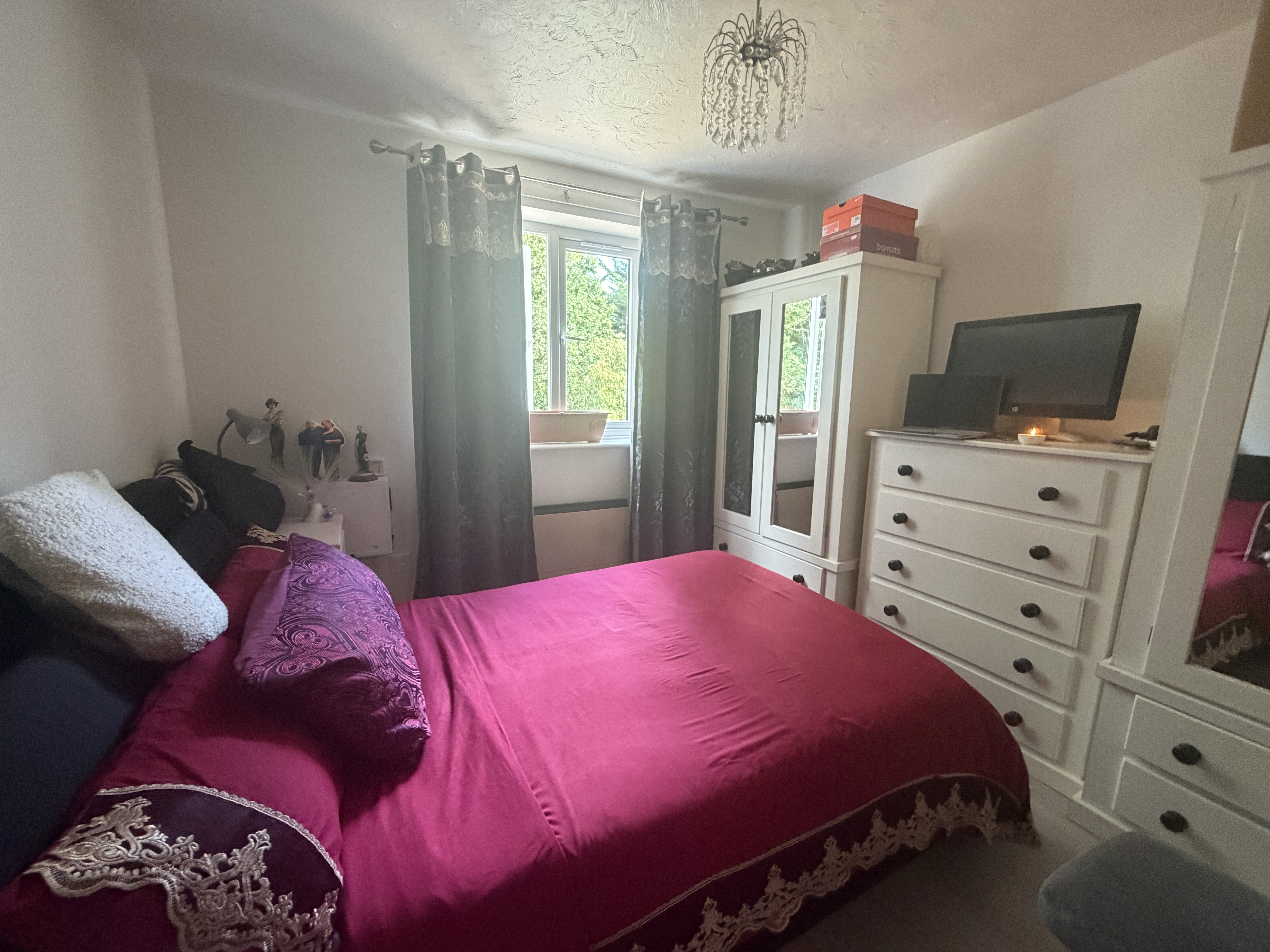 Flat Bignell Croft in Colchester