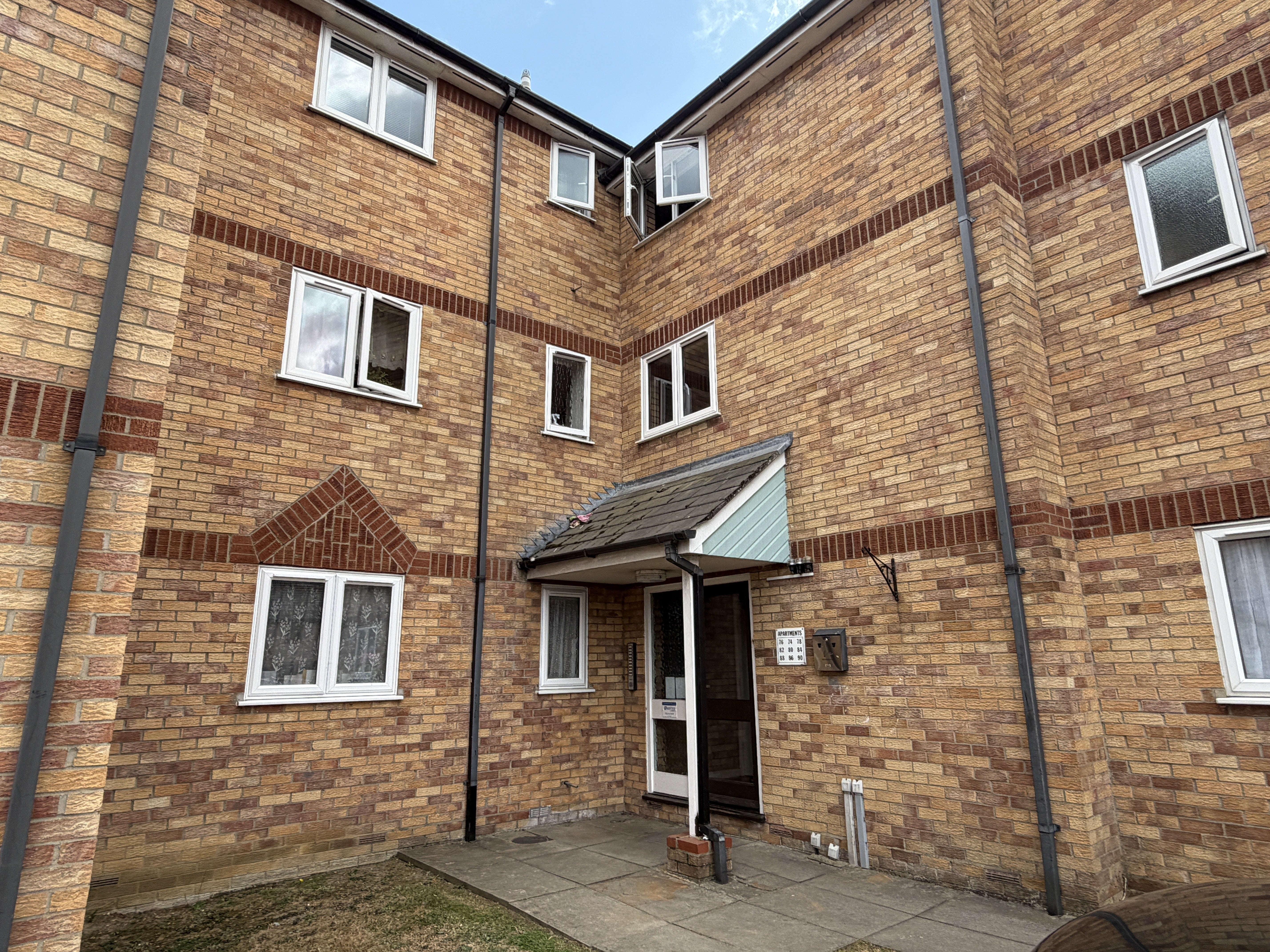 Flat Bignell Croft in Colchester