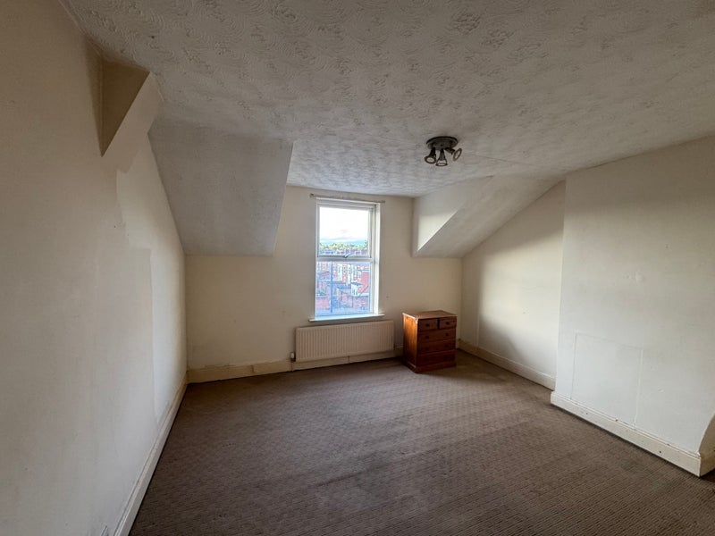 Room Eccles New Road in Salford