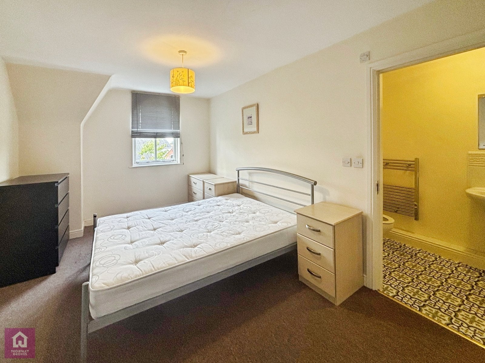Flat Hadfield Close in Manchester