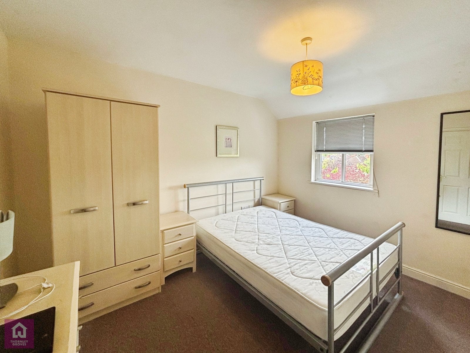 Flat Hadfield Close in Manchester