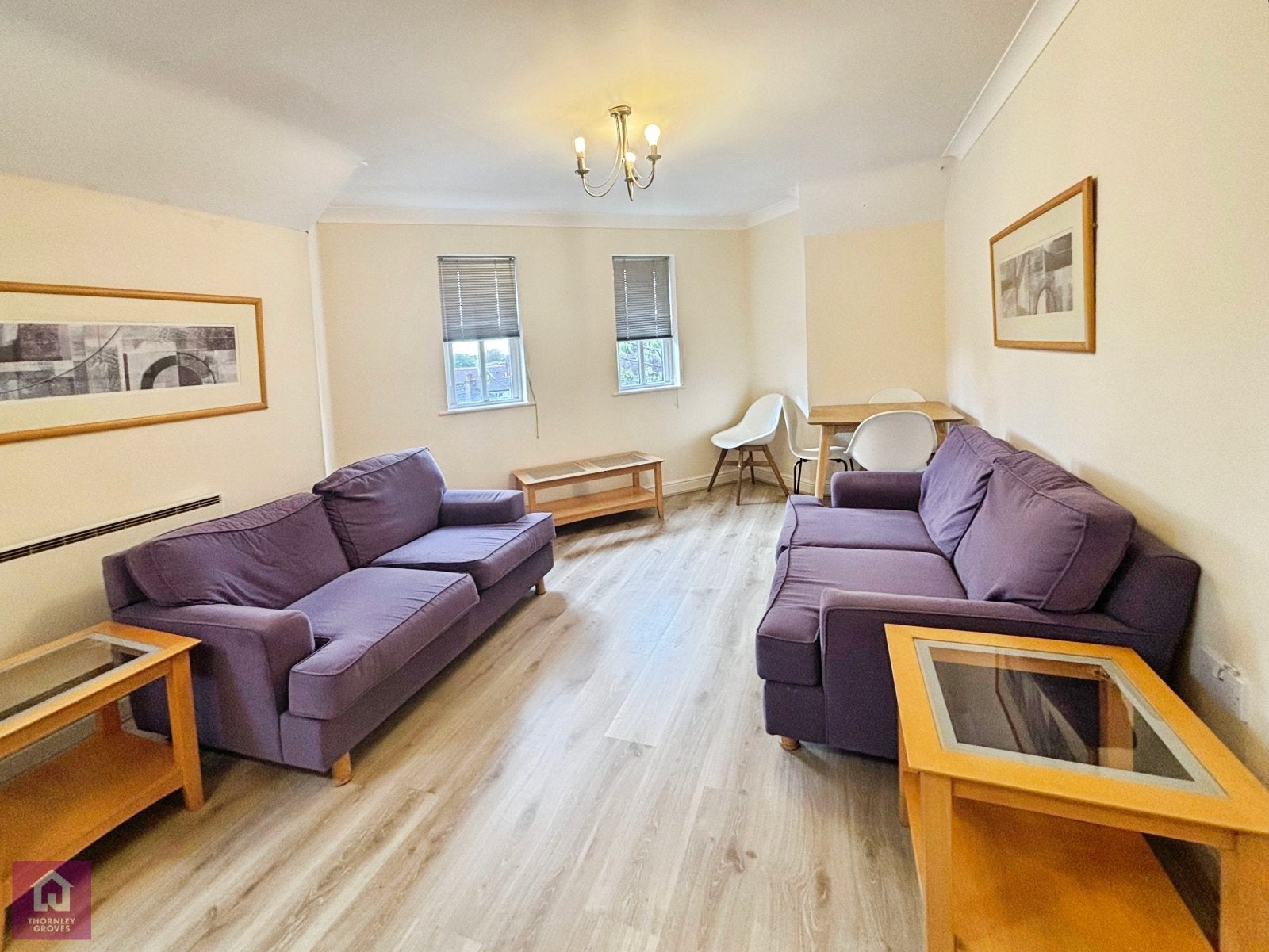 Flat Hadfield Close in Manchester